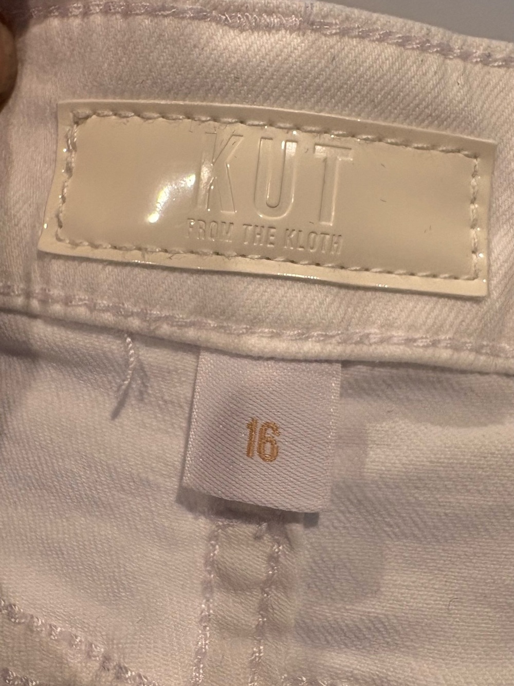 Kut from the Kloth - Women's Amy Cropped Straight Leg jean. Size 16. White - Picture 6 of 15
